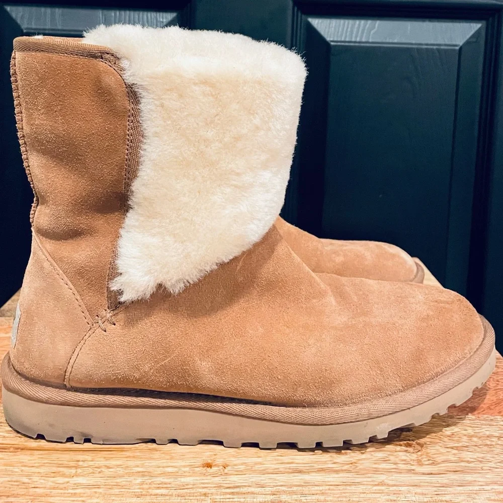 UGG Caitlin short sherpa Boots Booties 9 - Picture 4 of 7